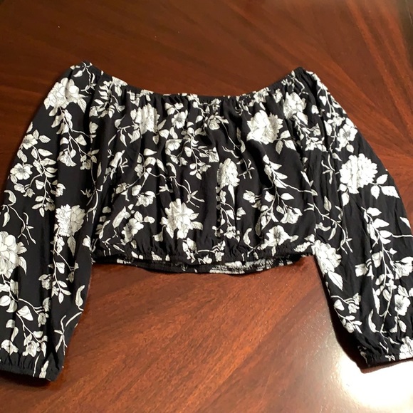 Off-Shoulder Balloon Top main image 1